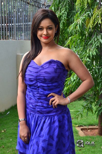 Pooja-Kumar-At-PSV-Garuda-Vega-Movie-Teaser-Launch